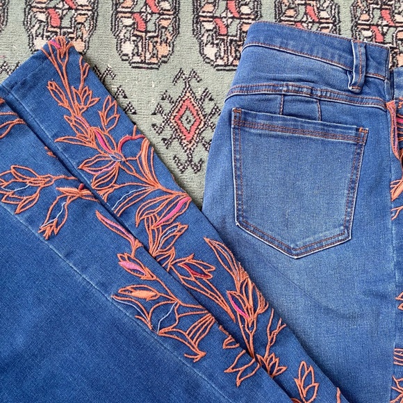Tribal embroidered high rise flare jeans - Picture 7 of 8